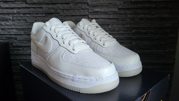 Nowe buty Nike Air Force 1 '07 LV8, białe, rozmiar 42,5