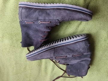 Buty botki zamszowe Lacoste szare sznurowane r.40