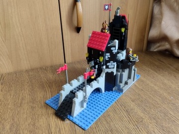 LEGO 6075 Wolfpack Tower Castle