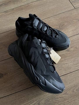 Pegashoes - Basket Adidas Originals Yeezy 700 V3