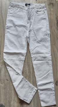 Spodnie dżinsowe slim rurki białe Reserved 40
