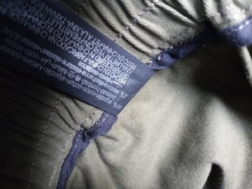 Spodnie typu cargo khaki Zara