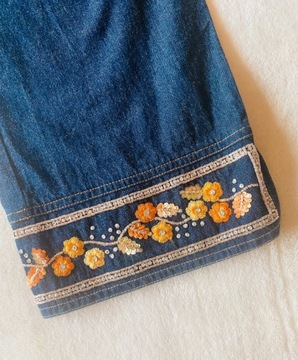 Spodnie jeans z pięknym haftem Escada 38