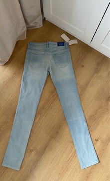 Spodnie jeansowe Armani, nowe z kompletem metek ! 