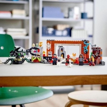 LEGO 76185 Spider-Man w warsztacie w Sanctum