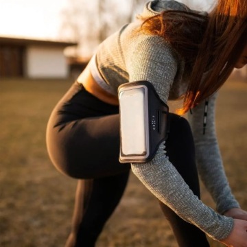 Спортивный чехол с фиксированным браслетом ArmBand для смартфона с диагональю до 6,7 дюйма.