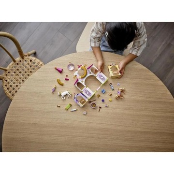 LEGO Disney 43195 Королевские конюшни Белль и Рапунцель