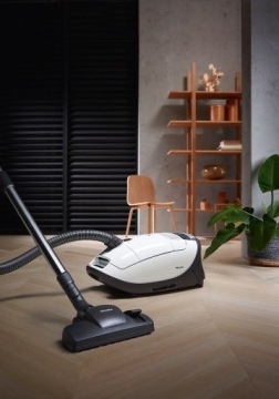 Miele 12348960, Complete C3 Extra - пылесос для пола с мешком/набором