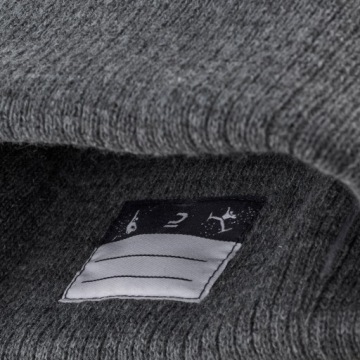 Детская лыжная шляпа у рыбака