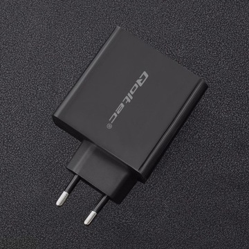 Сетевое зарядное устройство Qoltec USB-A USB-C 63W 51716