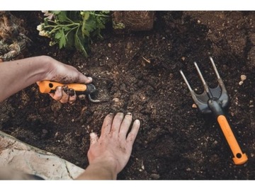 KULTYWATOR PREMIUM 137220 FISKARS