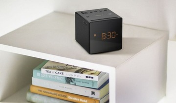 ЧЕРНЫЕ АНАЛОГОВЫЕ ЧАСЫ SONY ICF-C1