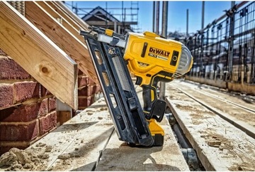 Бесщеточный гвоздезабивной пистолет DeWALT 18V (DCN692N) - корпус / одиночный