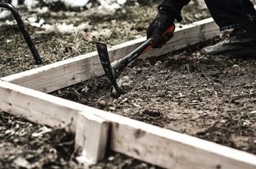 КОРОЧКА С ТОЧКОЙ ISOCORE S 36CM 1062937 FISKARS