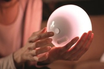 Настольная лампа Philips Hue Go белая, мощность до 6 Вт.