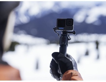 Держатель с аккумулятором, штатив, пульт GoPro Volta.