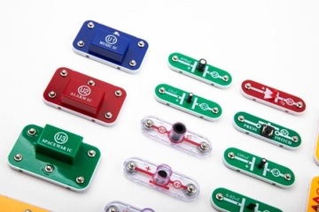 НАБОР ОБРАЗОВАТЕЛЬНЫХ ИГРУШЕК МАЛЕНЬКИЙ УЧЕНЫЙ Боффин I