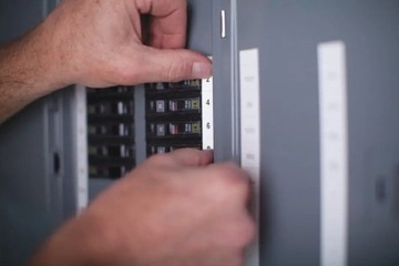 Лента Dymo для принтеров Rhino | 18443 | 9 мм/5,5 м | черный/белый | винил