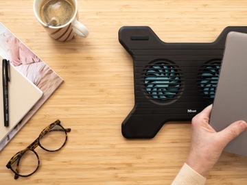 Охлаждающая подставка для ноутбука Trust - черная