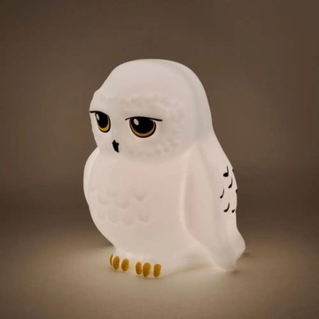 Гарри Поттер OWL Hedwig Высота лампы: 16 см. Работает от батареек. Лицензировано.