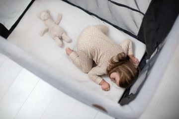 Дорожная кроватка Maxi-Cosi IRIS 67 x 115 см, оттенки серого и серебра