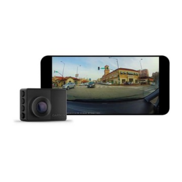 Автомобильная камера Garmin Dash Cam 67W