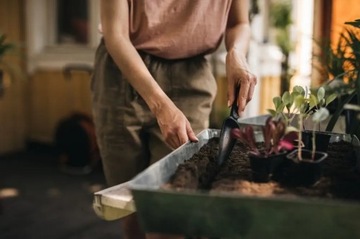 FISKARS Узкая лопата для посадки и посева семян с весами