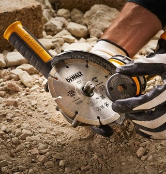 Самозажимная гайка угловой шлифовальной машины DeWALT