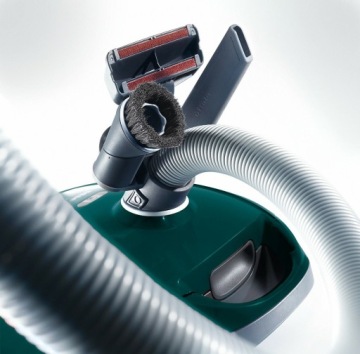 Вертикальный пылесос Miele Compact C2 Excellence Ecoline