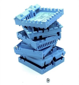 Внутри 3 игры Dungeon IUVI