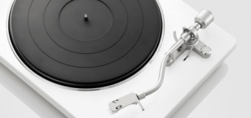 Проигрыватель DENON DP-400 белый