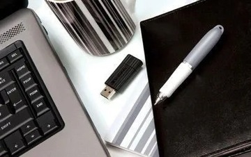 Флеш-накопитель Verbatim PinStripe USB 2.0 емкостью 64 ГБ