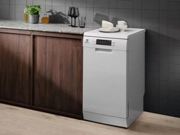 Белый ELECTROLUX ESA42110SW Посудомоечная машина, 9 комплектов, 45см