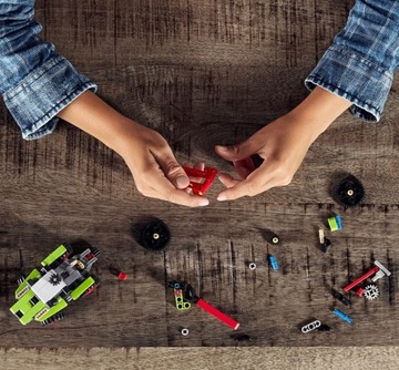 LEGO Technic Мини CLAAS XERION 42102