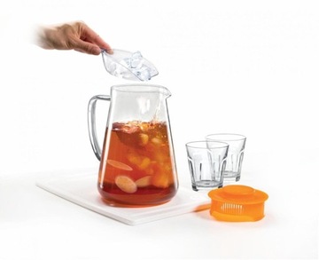 Стеклянный кувшин с крышкой - емкость 2,5 литра.