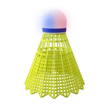 ДЛЯ ИГРЫ В БАДМИНТОН НЕЙЛОНОВЫЕ МНОГОЦВЕТНЫЕ ВОЛАНКИ СО СВЕТОДИОДАМИ НАБОР ПО 3 НИЛЬЯ, ПРОЧНЫЕ.