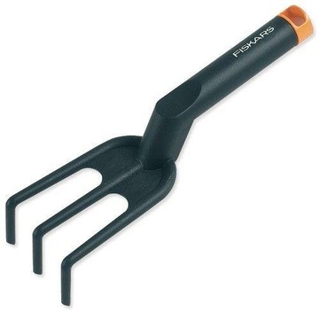 Культиватор Fiskars, грабли пластиковые.