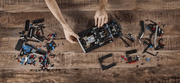 Lego Technic Dom's Dodge Charger 42111 Auto Klocki Zestaw i Ebook 4w1