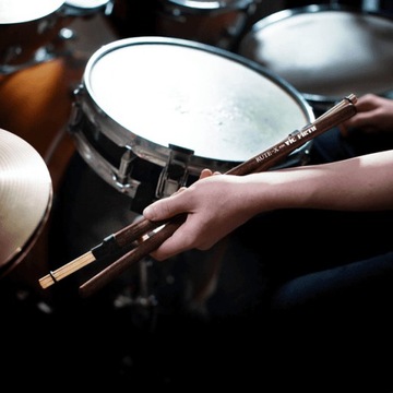 VIC FIRTH RUTE-X Тяжелые барабанные стержни
