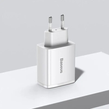 BASEUS Компактное быстрое зарядное устройство 2xUSB USB-C 30 Вт 3A PD QC 3.0 белое