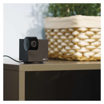 Внутренняя вращающаяся камера отслеживает движение GoSmart EMOS Wi-Fi.