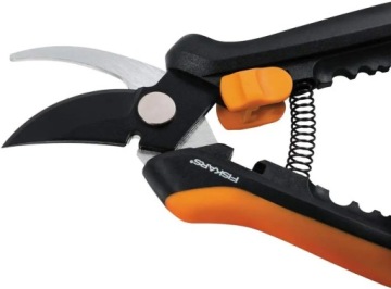 НОЖНИЦЫ ДЛЯ ЦВЕТОВ SOLID SP141 1051601 FISKARS