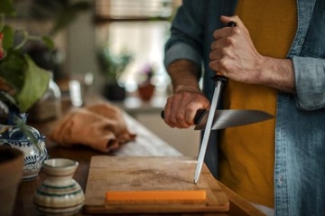 Точилка FISKARS Functional Form 1057549