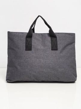 Большая и вместительная спортивная сумка для ноутбука с диагональю 15 дюймов.