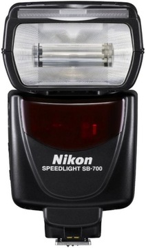Репортерская вспышка Nikon SB-700