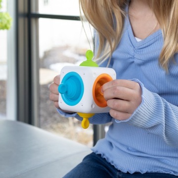 Сенсорный кубик Tugl Fat Brain Toys