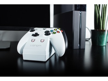ЗАРЯДНОЕ УСТРОЙСТВО ДЛЯ ДВОЙНОЙ ПАНЕЛЬ + 2 АККУМУЛЯТОРА ДЛЯ XBOX ONE БЕЛАЯ ЗАРЯДНАЯ СТАНЦИЯ