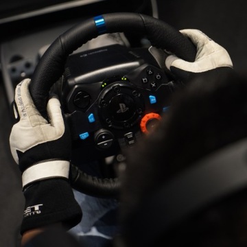 Logitech G29 PC Gaming Wheel Driving Force с педалями