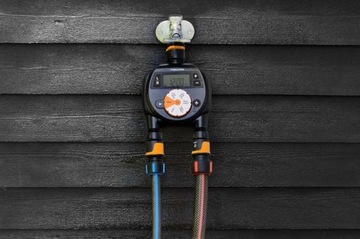 Контроллер двойного полива Fiskars.