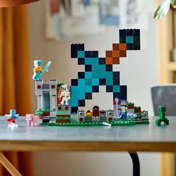 LEGO Minecraft Бастион Меча 21244